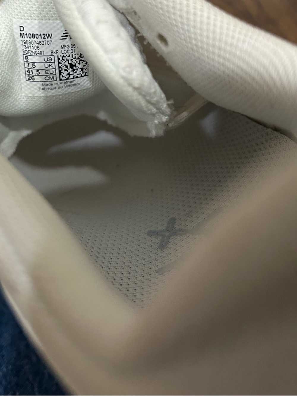 New Balance Women's White Athletic Running Shoes - Picture 8 of 8